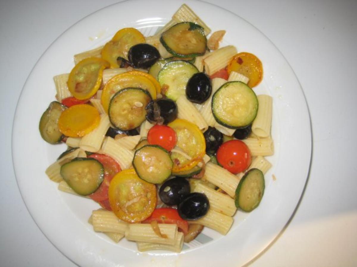 Zucchini-Nudelpfanne - Rezept - Bild Nr. 2