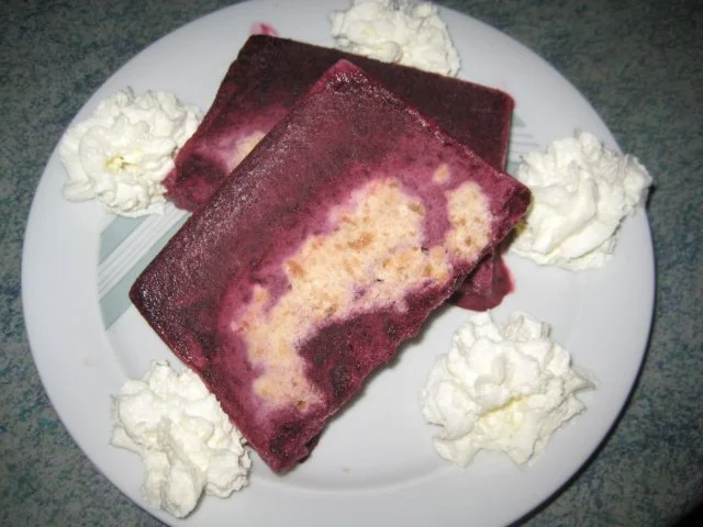 Rezept: Kirschen-Amaretti Parfait Kirschen-Amaretti Parfait - Rezept