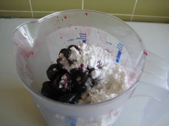 Rezept: Kirschen-Amaretti Parfait Bild Nr. 7 Kirschen-Amaretti Parfait - Rezept - Bild Nr. 7