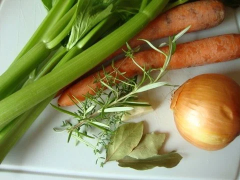 Rezept: feines Schweizer Selleriesüppchen mit Gruyere Bild Nr. 2 feines Schweizer Selleriesüppchen mit Gruyere - Rezept - Bild Nr. 2