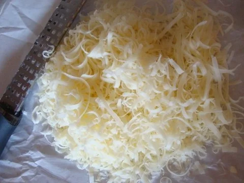 Rezept: feines Schweizer Selleriesüppchen mit Gruyere Bild Nr. 12 feines Schweizer Selleriesüppchen mit Gruyere - Rezept - Bild Nr. 12