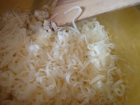 Rezept: feines Schweizer Selleriesüppchen mit Gruyere Bild Nr. 14 feines Schweizer Selleriesüppchen mit Gruyere - Rezept - Bild Nr. 14