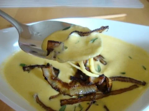 Rezept: feines Schweizer Selleriesüppchen mit Gruyere Bild Nr. 18 feines Schweizer Selleriesüppchen mit Gruyere - Rezept - Bild Nr. 18