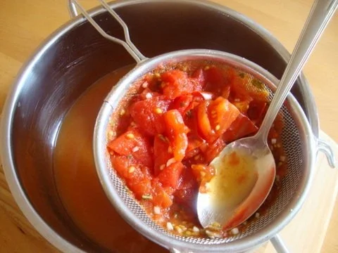 Rezept: heiße "Bloody-Mary" Suppe Bild Nr. 6 heiße "Bloody-Mary" Suppe - Rezept - Bild Nr. 6