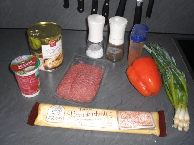 Flammkuchen mit Salami - Rezept - Bild Nr. 2