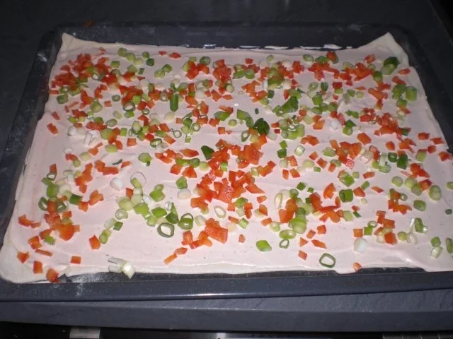 Flammkuchen mit Salami - Rezept - Bild Nr. 7