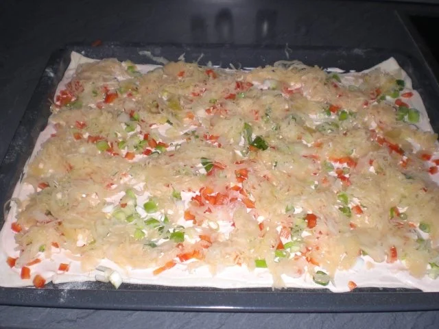 Flammkuchen mit Salami - Rezept - Bild Nr. 8