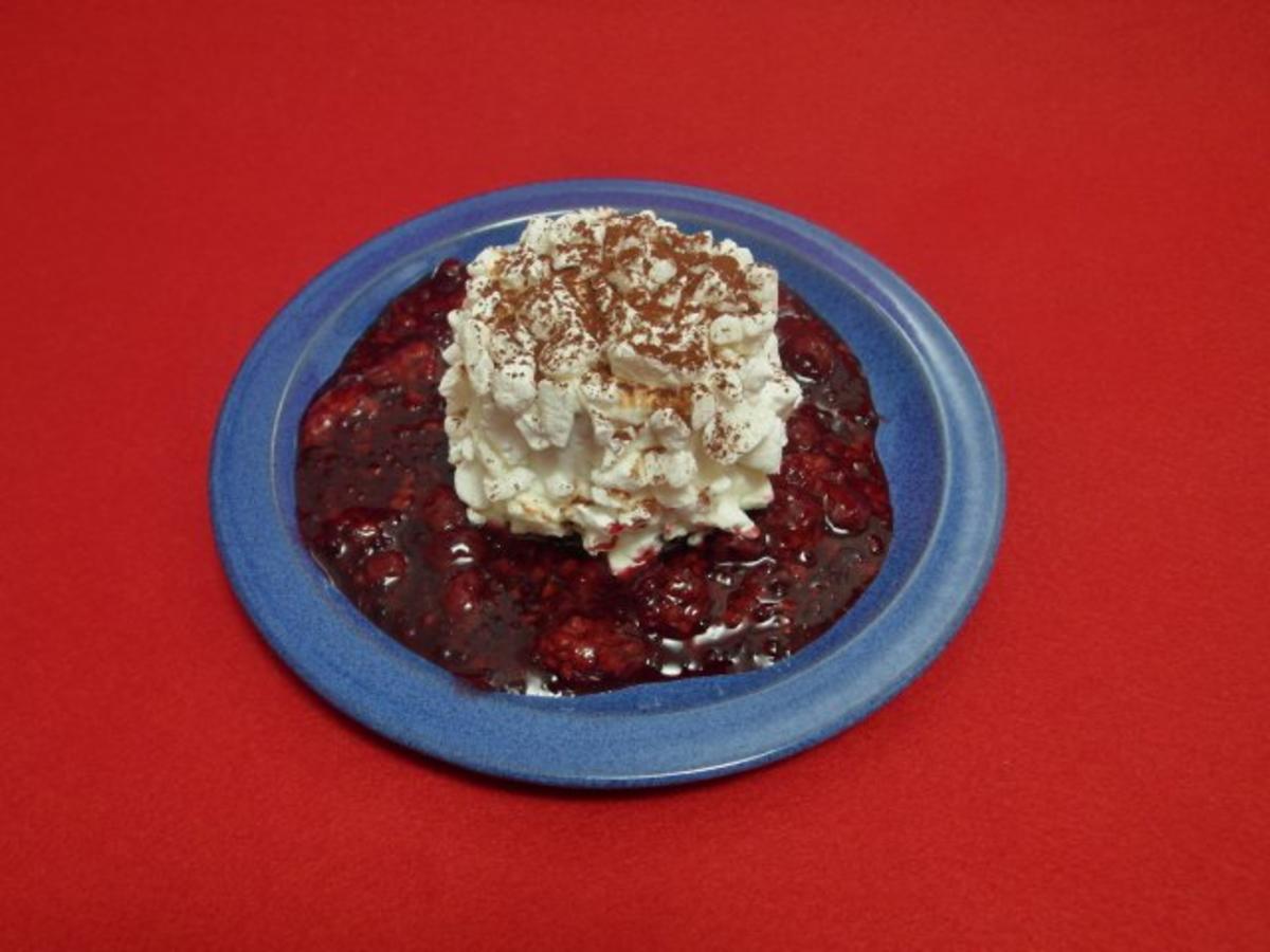 Rote Grütze mit Puddingpulver Andicken und Vanillepudding Rezepte ...