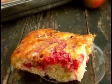 Buttermilchkuchen mit Johannisbeeren - Rezept
