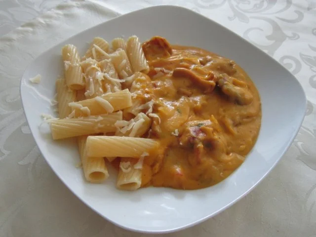 Rigatoni mit Kürbisschaum und Pfifferlingen - Rezept