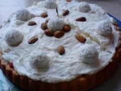 Rezept: Nermins saftig leckere Cocos Erdbeertorte Bild Nr. 3 Nermins saftig leckere Cocos Erdbeertorte - Rezept - Bild Nr. 3