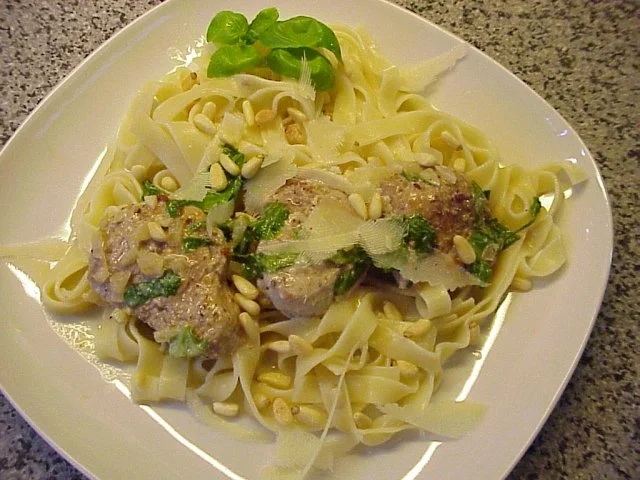 Basilikum-Nudeln mit Schweinefilet - Rezept