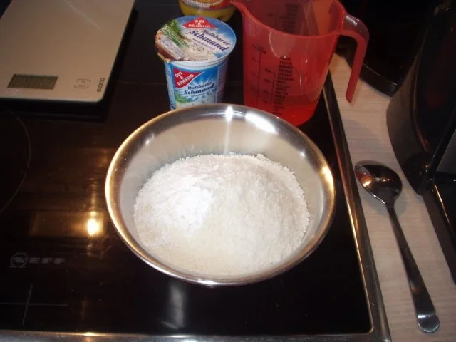 Rezept: Schmand-Orangen-Gugelhupf Bild Nr. 3 Schmand-Orangen-Gugelhupf - Rezept - Bild Nr. 3