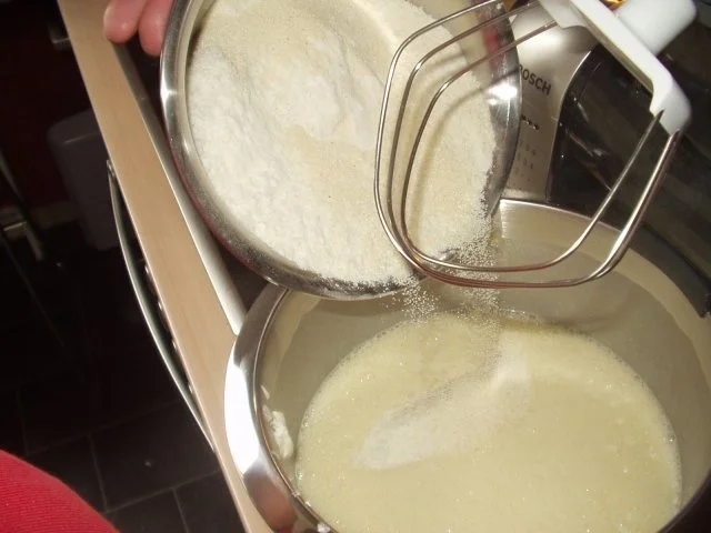 Rezept: Schmand-Orangen-Gugelhupf Bild Nr. 5 Schmand-Orangen-Gugelhupf - Rezept - Bild Nr. 5