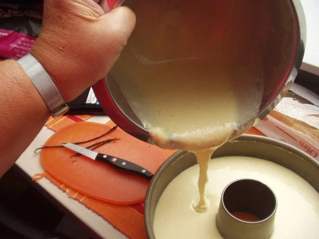 Rezept: Schmand-Orangen-Gugelhupf Bild Nr. 7 Schmand-Orangen-Gugelhupf - Rezept - Bild Nr. 7