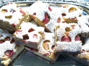 Rhabarber- Haselnuss-Blechkuchen - Rezept