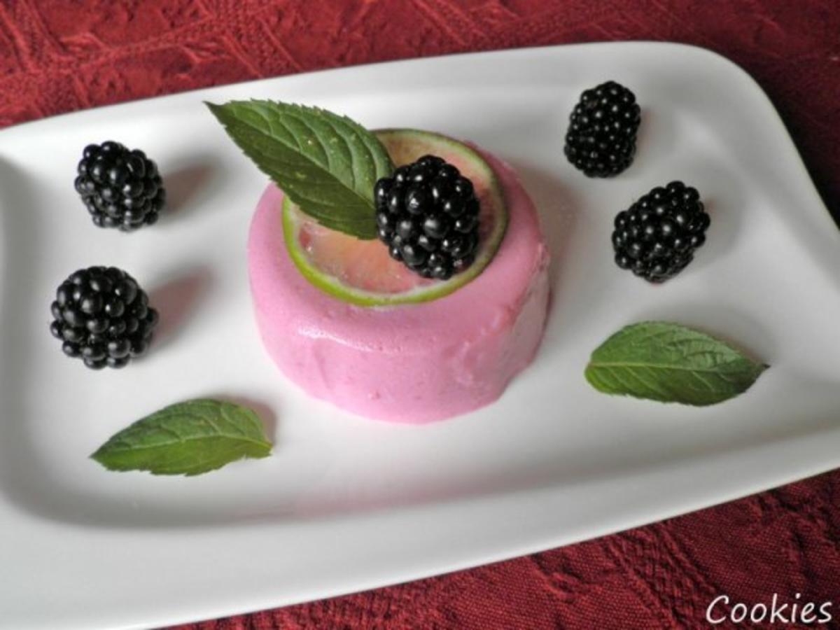 Brombeer - Joghurt - Mousse - Rezept mit Bild - kochbar.de