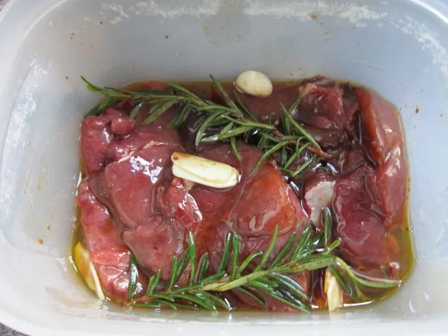 Rezept: "Wildwasser" - Grillmarinade für Rehlein & Co. "Wildwasser" - Grillmarinade für Rehlein & Co. - Rezept