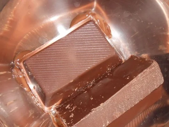 Rezept: Schokoladen-Nuss-Kuchen mit Erdbeeren Bild Nr. 5 Schokoladen-Nuss-Kuchen mit Erdbeeren - Rezept - Bild Nr. 5