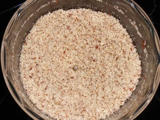 Rezept: Schokoladen-Nuss-Kuchen mit Erdbeeren Bild Nr. 4 Schokoladen-Nuss-Kuchen mit Erdbeeren - Rezept - Bild Nr. 4