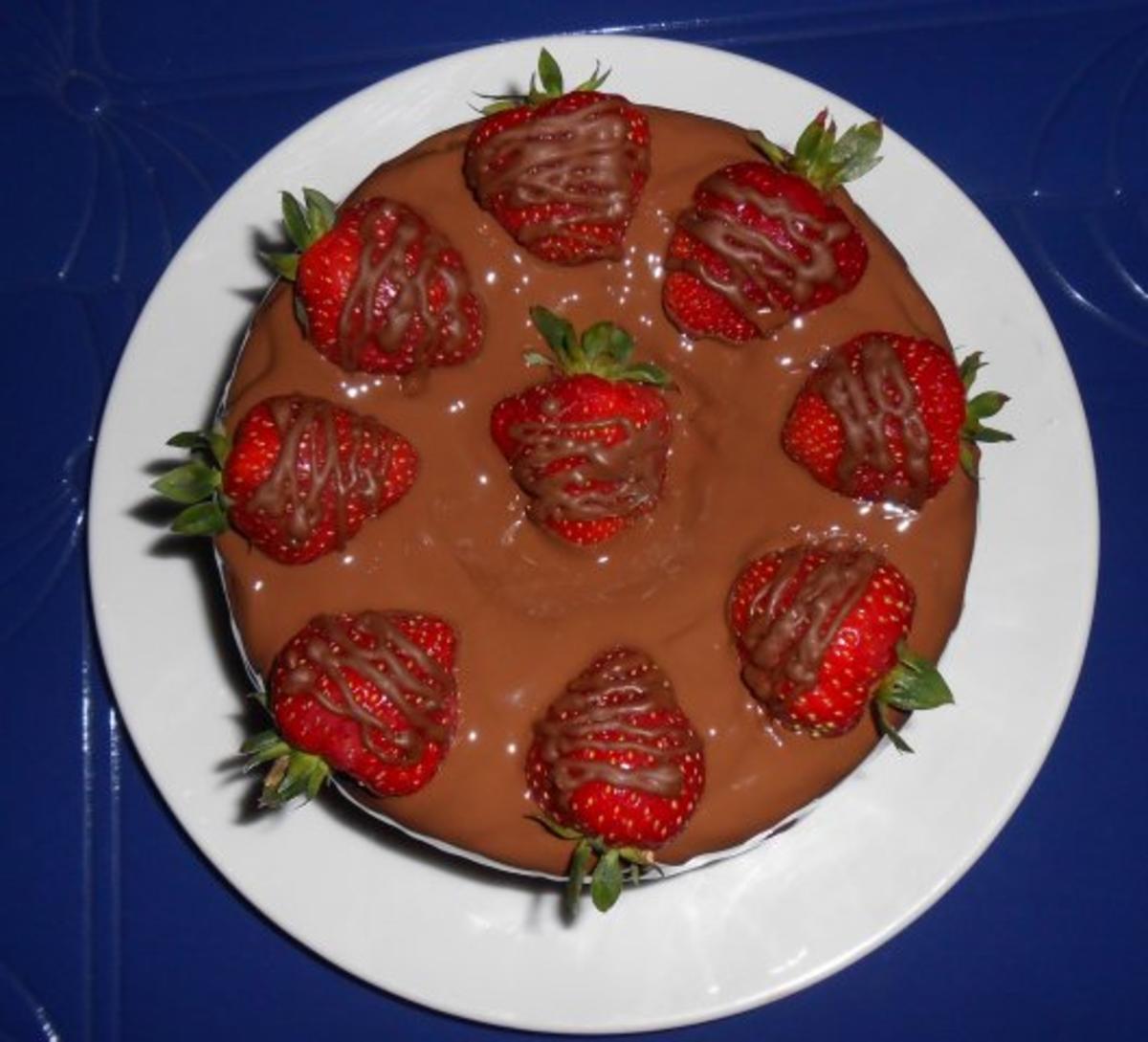 Schokoladen-Nuss-Kuchen mit Erdbeeren - Rezept - Bild Nr. 19