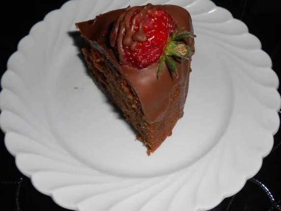 Rezept: Schokoladen-Nuss-Kuchen mit Erdbeeren Bild Nr. 20 Schokoladen-Nuss-Kuchen mit Erdbeeren - Rezept - Bild Nr. 20