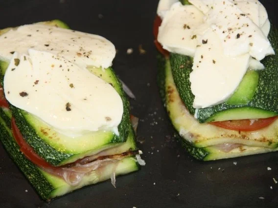 Zucchini geschichtet und überbacken - Rezept - Bild Nr. 4