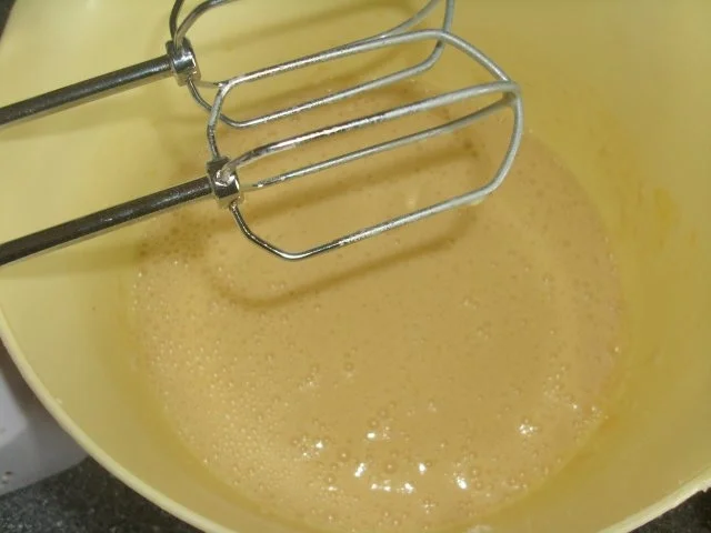 Rezept: Rosinen-Eierkuchen mit Eis und Schokososse Bild Nr. 3 Rosinen-Eierkuchen mit Eis und Schokososse - Rezept - Bild Nr. 3