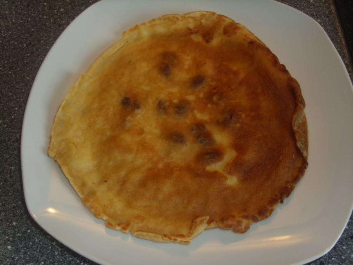 Rosinen Eierkuchen mit Eis und Schokososse - einfach - von Hoenowbear Rosinen Eierkuchen mit Eis und Schokososse - einfach - von Hoenowbear