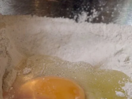 Rezept: Tonka-Crepes mit Apfel-Karamell-Minz-Füllung Bild Nr. 2 Tonka-Crepes mit Apfel-Karamell-Minz-Füllung - Rezept - Bild Nr. 2