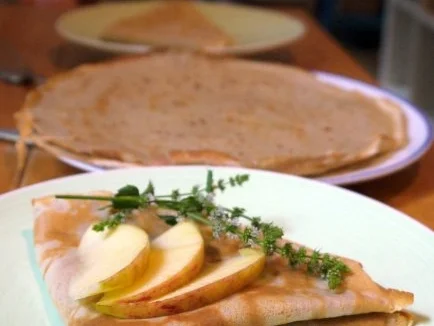 Rezept: Tonka-Crepes mit Apfel-Karamell-Minz-Füllung Bild Nr. 11 Tonka-Crepes mit Apfel-Karamell-Minz-Füllung - Rezept - Bild Nr. 11