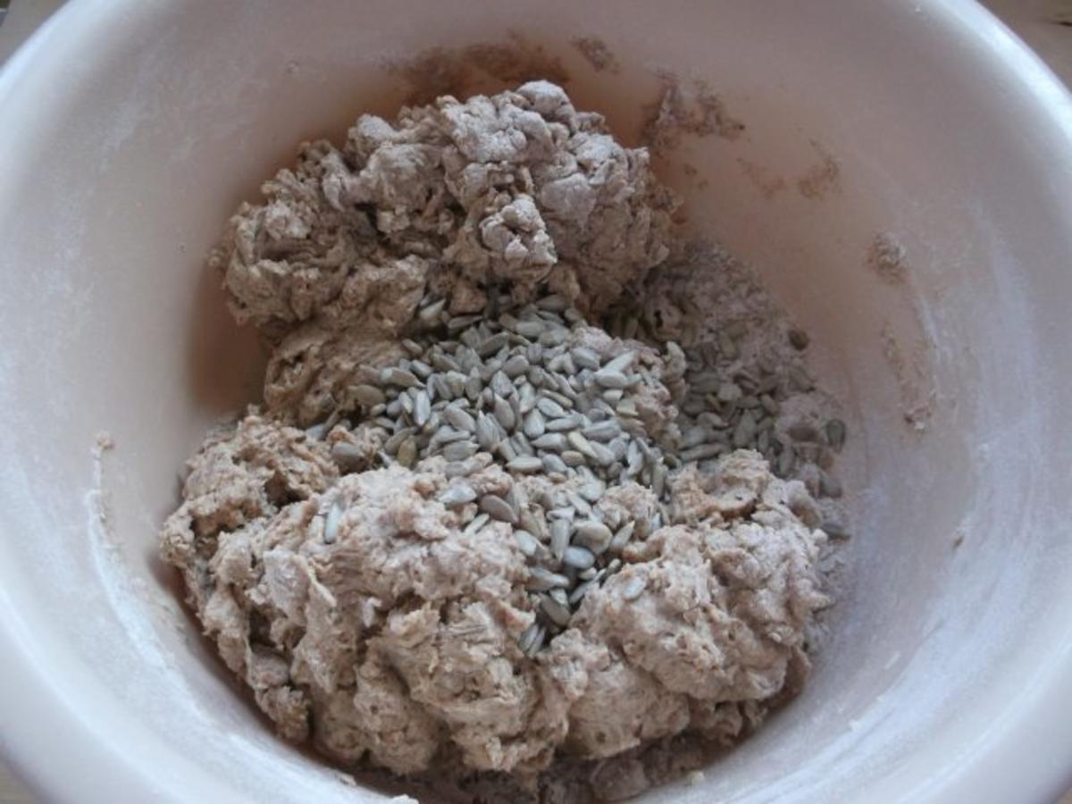 Sonnenblumenbrot - einfach - von conny60