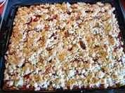 Pflaumenkuchen mit Pudding und Streusel - Rezept