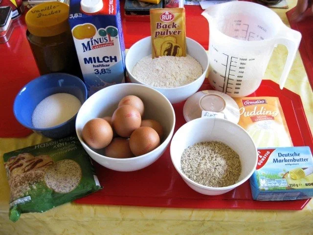 Pflaumenkuchen mit Pudding und Streusel - Rezept - Bild Nr. 2