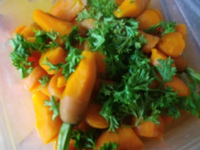 Rezept: Filet mit Buttermöhren und Sesambratlingen Bild Nr. 11 Filet mit Buttermöhren und Sesambratlingen - Rezept - Bild Nr. 11