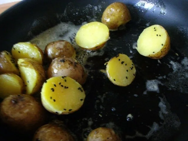 Rezept: Filet mit Buttermöhren und Sesambratlingen Bild Nr. 10 Filet mit Buttermöhren und Sesambratlingen - Rezept - Bild Nr. 10