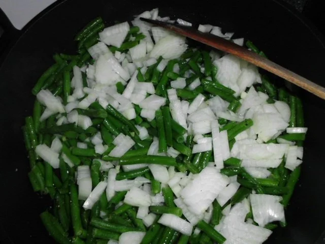 Hähnchenbrustfilet, gefüllt mit Schafskäse, Basilikum und Parmesan, dazu grüne Bohnen - Rezept - Bild Nr. 6