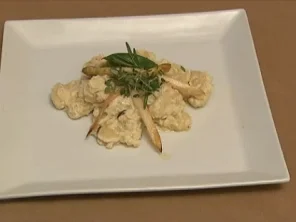 Rezept: Gnocchi mit Ziegenkäse-Ricotta-Crème, Kräutern und Spargelspitzen (Carlo Degen) Gnocchi mit Ziegenkäse-Ricotta-Crème, Kräutern und Spargelspitzen (Carlo Degen) - Rezept