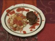Rinderfilet mit Rhabarber-Spargel an Selleriepüree und Erdbeersauce (Jenny Bach) - Rezept