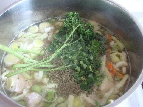 Rezept: "Pieperlsuppe" mit feiner Einlage Bild Nr. 9 "Pieperlsuppe" mit feiner Einlage - Rezept - Bild Nr. 9