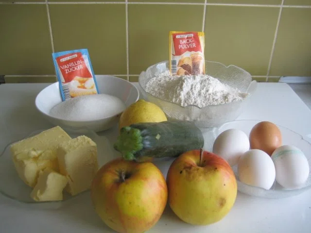 Zucchini-Apfelcake - Rezept - Bild Nr. 3