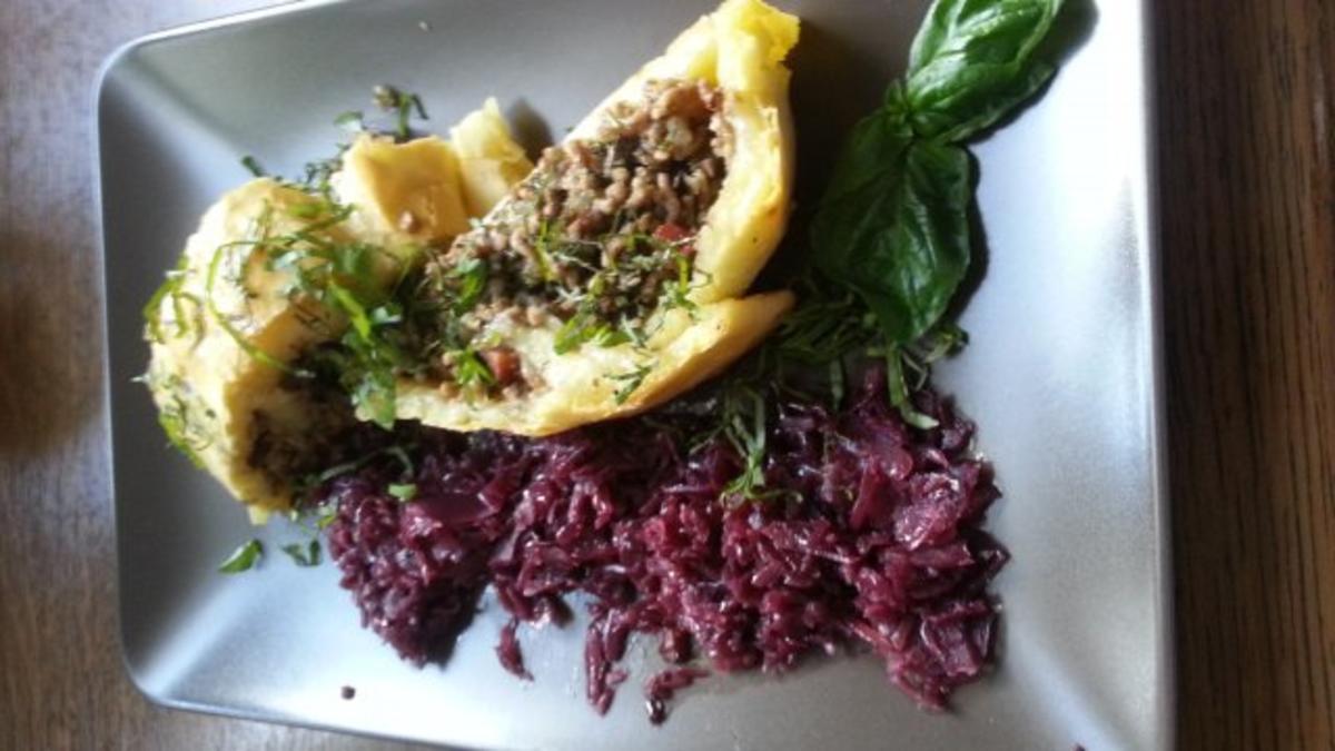 Bilder für Kartoffeln-Pilzroulade mit Rotkohl - Rezept