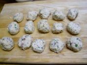 Suppenknödel / Grießklösse mit Kräutern und Pecorino - Rezept