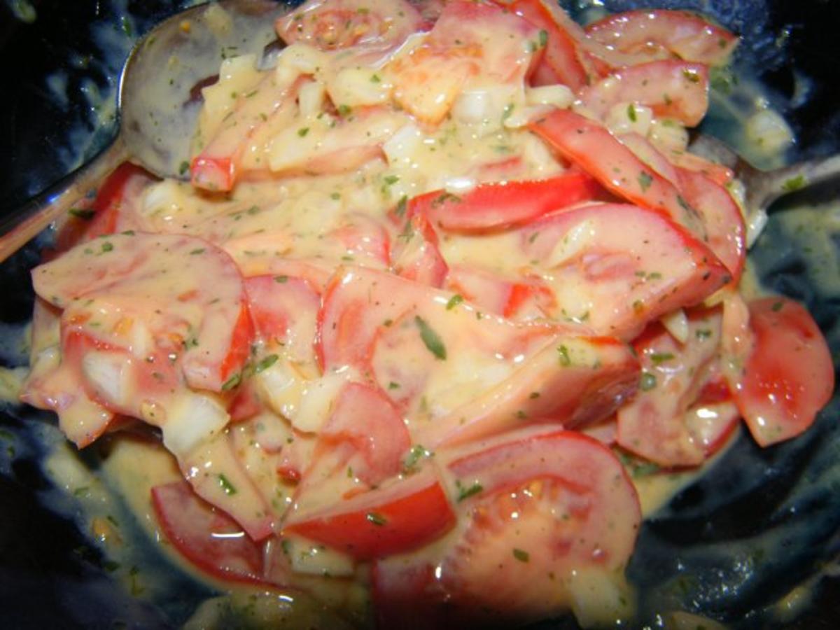 Tomatensalat mit Senf-Dressing - Rezept