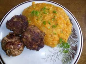 Möhreneintopf mit Frikadellen - Rezept