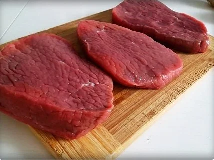 Rinderrouladen mit Drillingskartoffeln und Rote Bete Salat dazu. - Rezept - Bild Nr. 4