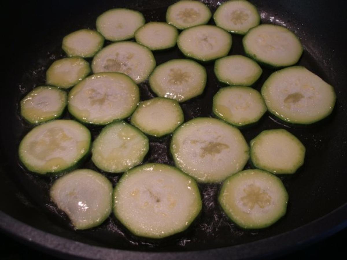 Pikantes Backen: Quiche aus Blätterteig mit Zucchini - Rezept - Bild Nr. 3
