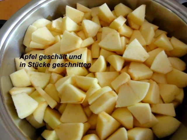 Rezept: Mürbeteig: APFELTORTE -gedeckt- Bild Nr. 3 Mürbeteig: APFELTORTE -gedeckt- - Rezept - Bild Nr. 3