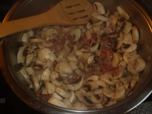 Rezept: Grüne Bohnen mit Speck und Champignons Bild Nr. 3 Grüne Bohnen mit Speck und Champignons - Rezept - Bild Nr. 3