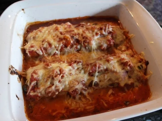 Fischfilets in Tomatensauce mit Käse überbacken - Rezept